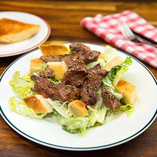 Caesar Salad mit Steakstreifen Produktbild